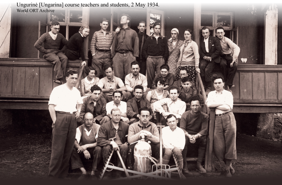 Ungurinė [Ungarina] course teachers and students, 2 May 1934. World ORT Archive